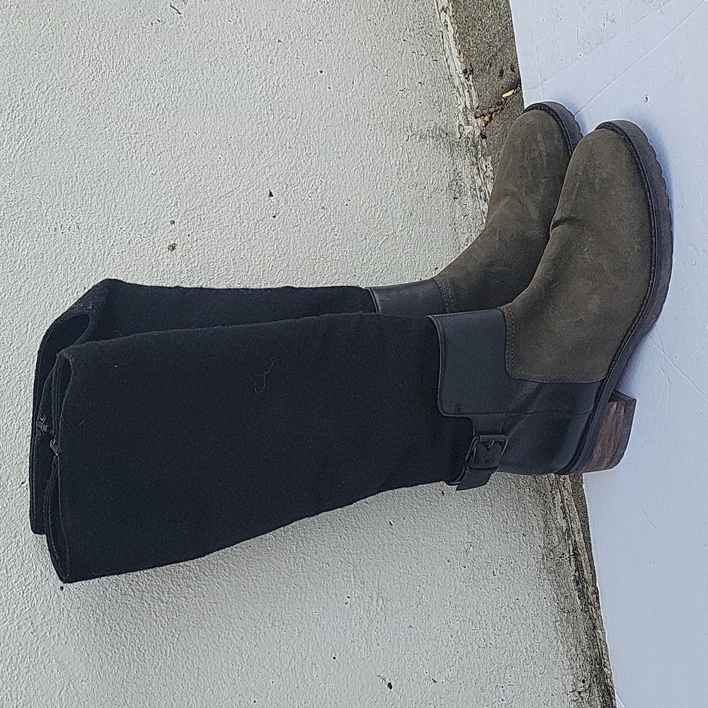 Elie Tahari Boots